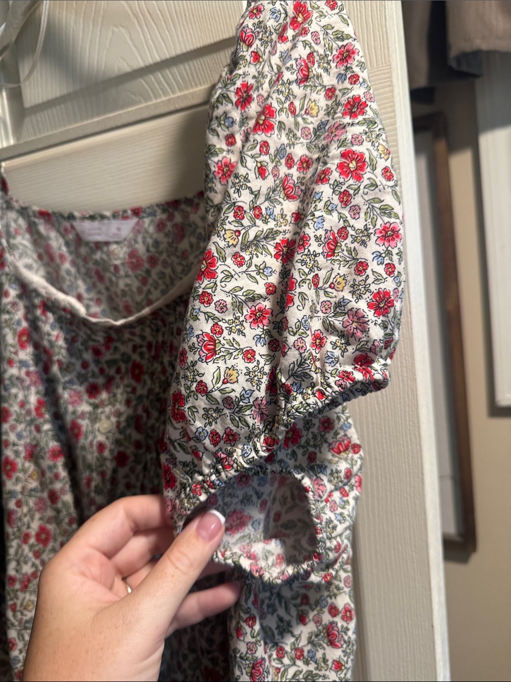 Lauren Conrad Floral Square-Neck Puff Sleeve Top - White with Red Floral-Size 1X - Picture 4 of 6